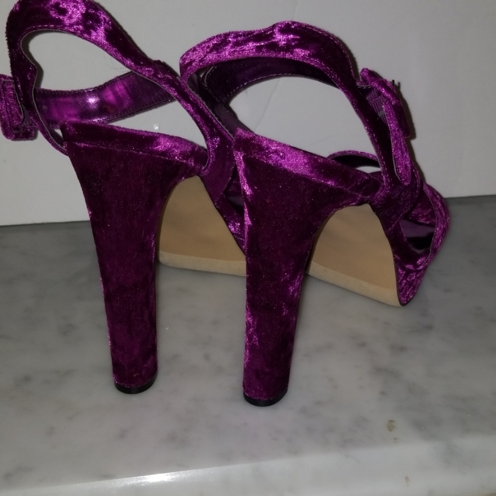 Velvet Sandals - Picture 2 of 3